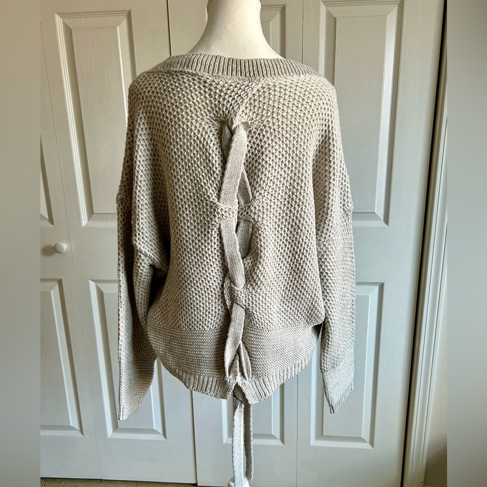 Cool Back Detailed Sweater